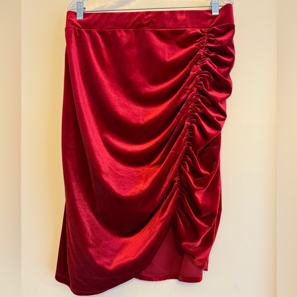 NWOT Torrid size 5 Red bodycon skirt